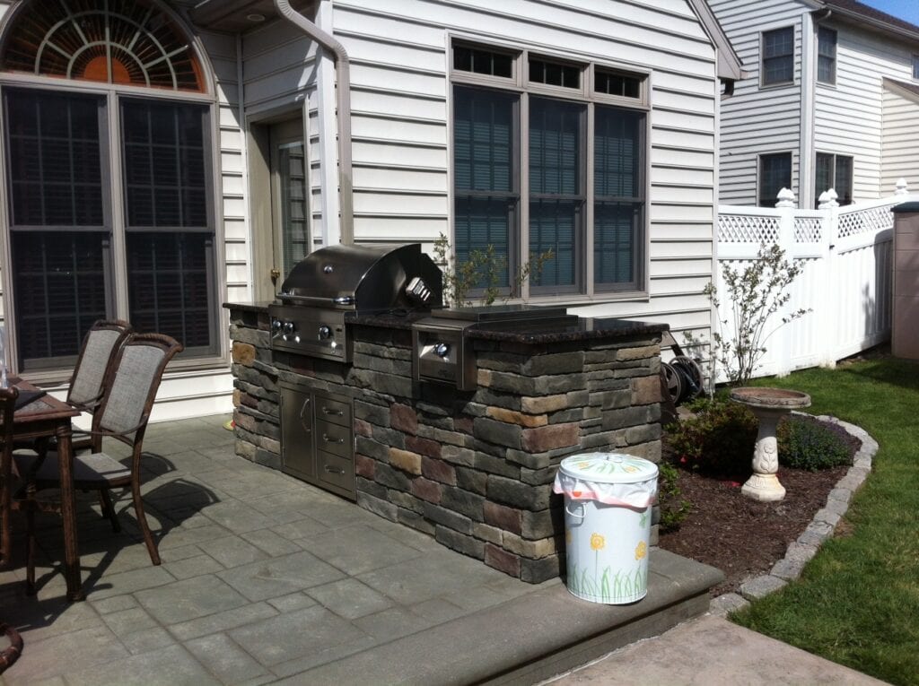 outdoor kitchen on patio